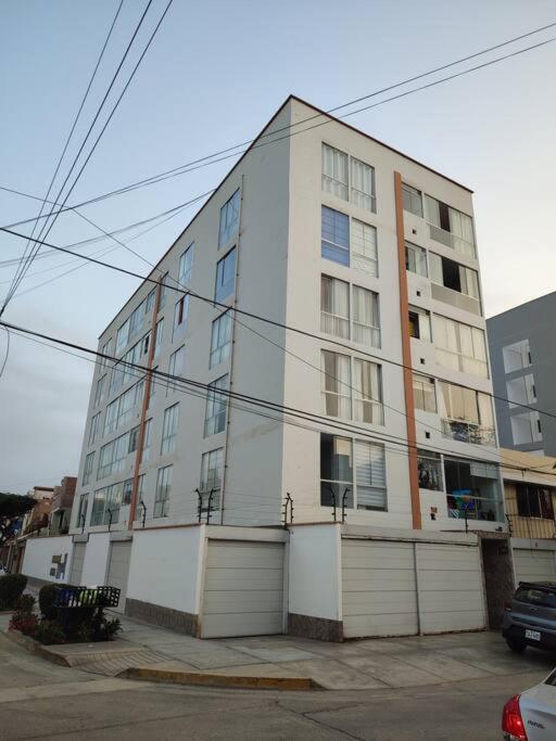 Dpto Entero, 2do Piso, Ascensor Y Cochera Appartement