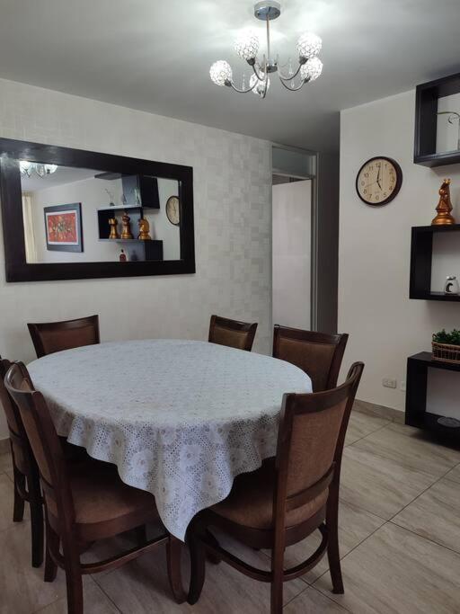 Dpto Entero, 2do Piso, Ascensor Y Cochera Appartement