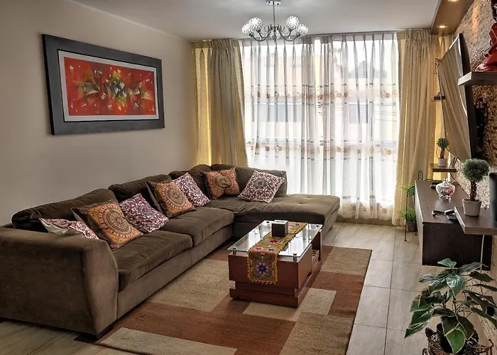 Moderno Dpto entero con jacuzzi y cochera