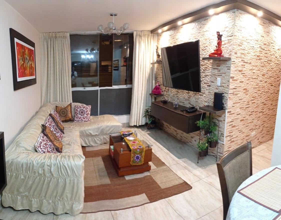 Moderno Dpto Entero Con Jacuzzi Y Cochera Distretto di Lima