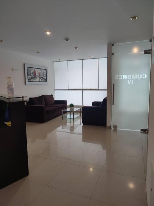 Moderno Dpto Entero Con Jacuzzi Y Cochera Appartamento Distretto di Lima
